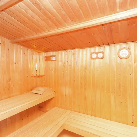 Апартаменты Holiday Zonnewijzer C